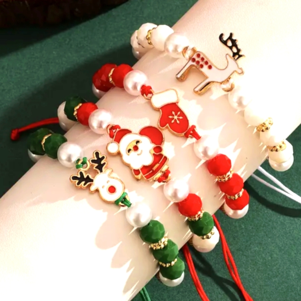 4 PC Stackable🧑‍🎄🦌Christmas Reindeer-Santa-Mitton 4 Bracelets  Beaded Set NWT